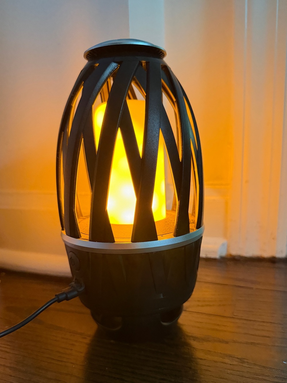 Wizzi Portable Flame Lamp flickering USB or batteries black nWOT